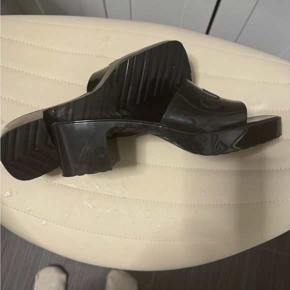 Gucci only wore a couple of times - Picture 5 of 7